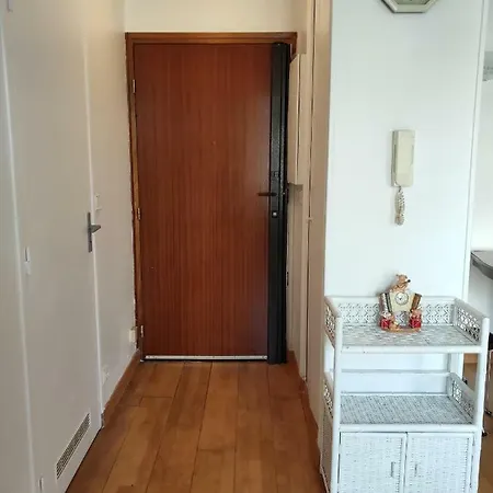 Apartment Paris Metro Les Lilas